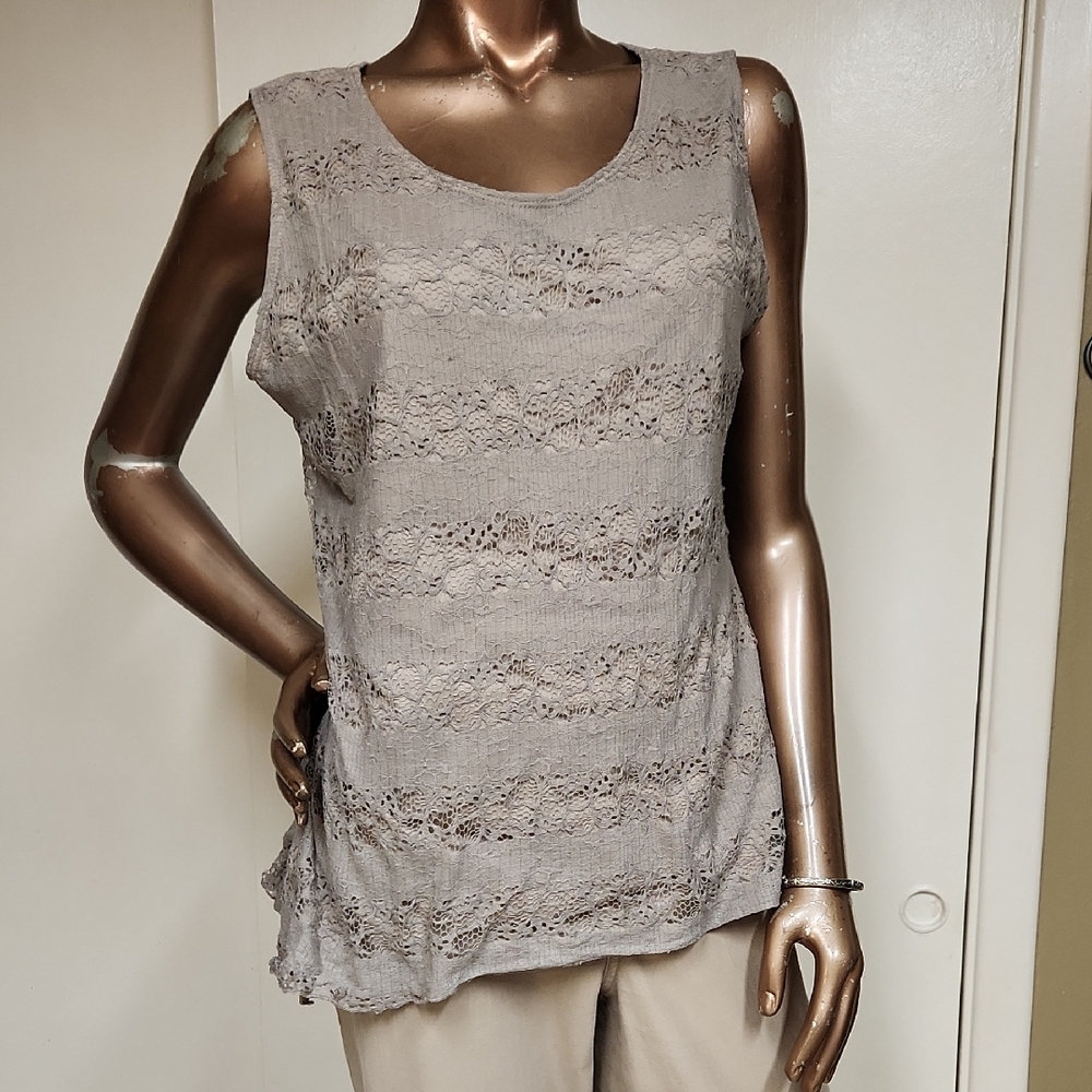Chic Lace Sleeveless Top